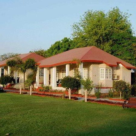Tiger Den Resort Khilchīpur Exterior foto